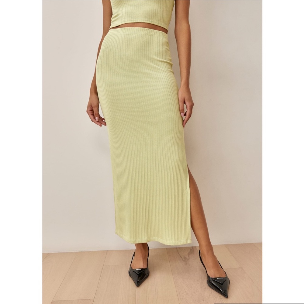 Size M | NWT Reformation Chantilly Skirt
